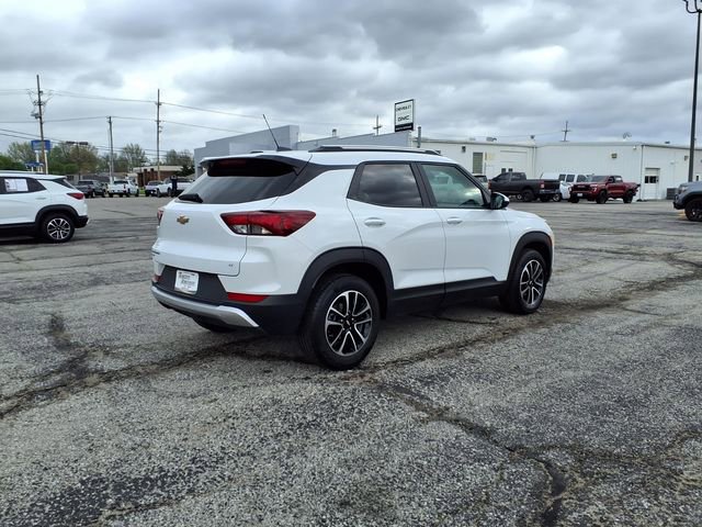 Used 2025 Chevrolet TrailBlazer LT AWD/4WD image 19