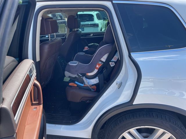 Used 2013 Volkswagen Touareg Executive image 14