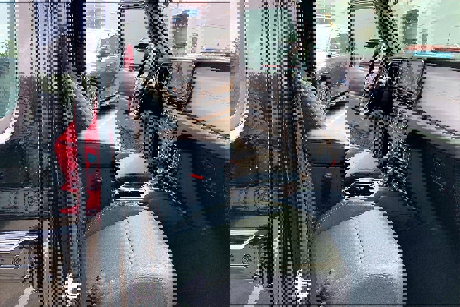 Used 2024 Jeep Gladiator Sport image 6