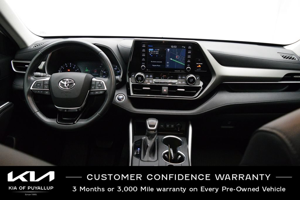Used 2020 Toyota Highlander XLE AWD/4WD image 18