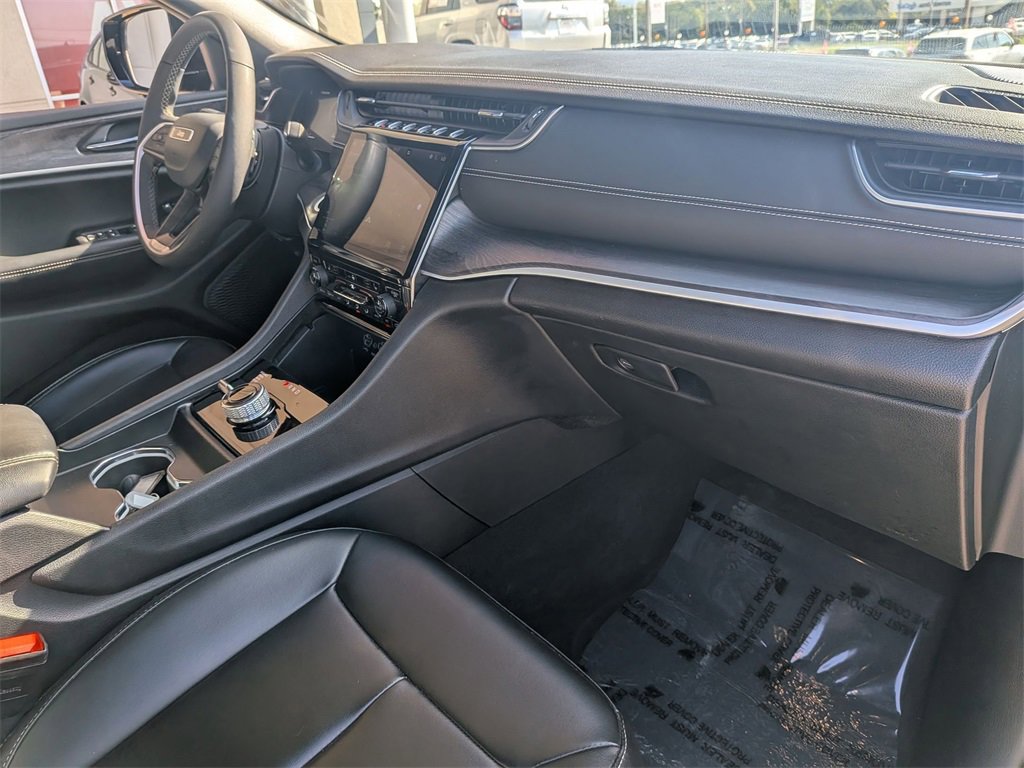 Used 2024 Jeep Grand Cherokee Limited image 35