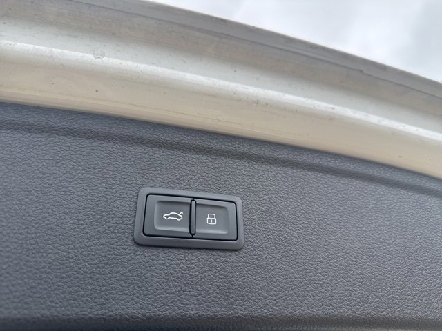 Used 2019 Audi Q5 2.0T Premium Plus w/ Premium Plus Package image 12