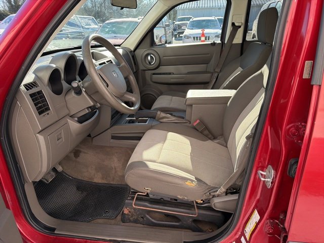 Used 2007 Dodge Nitro SE image 2