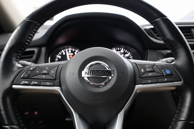 Used 2020 Nissan Rogue SV w/ Premium Package image 16
