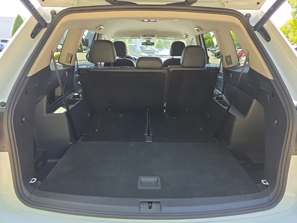Used 2025 Volkswagen Atlas SE image 36