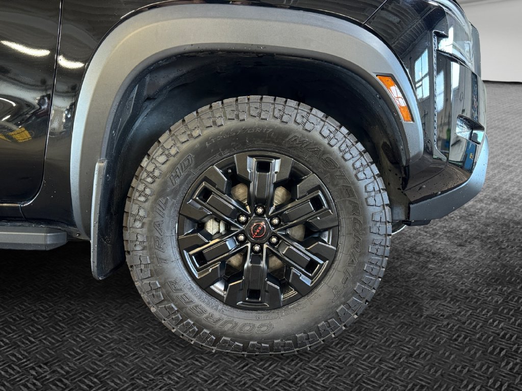 Used 2023 Nissan Frontier PRO-4X w/ Pro Convenience Package AWD/4WD image 11