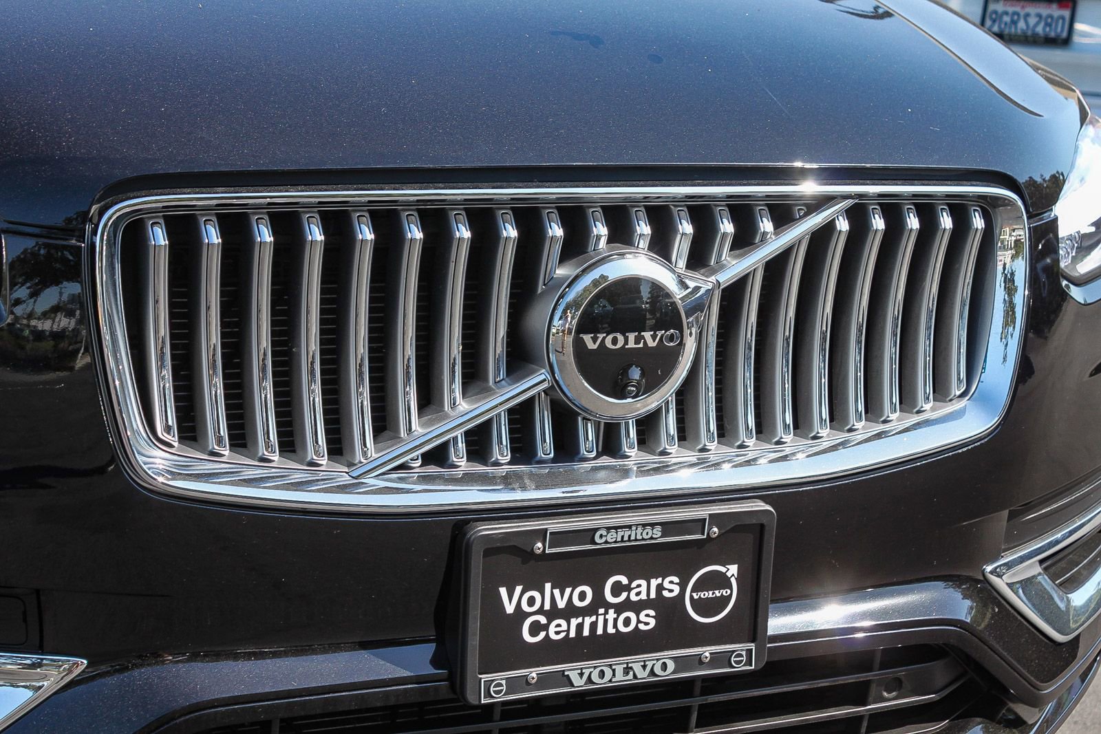Used 2023 Volvo XC90 B6 Plus w/ Protection Package Premier image 5