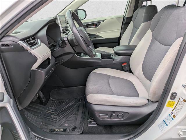 Used 2020 Toyota RAV4 XLE image 16