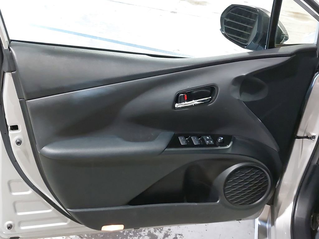 Used 2020 Toyota Prius XLE w/ Advanced Technology Package FWD image 27