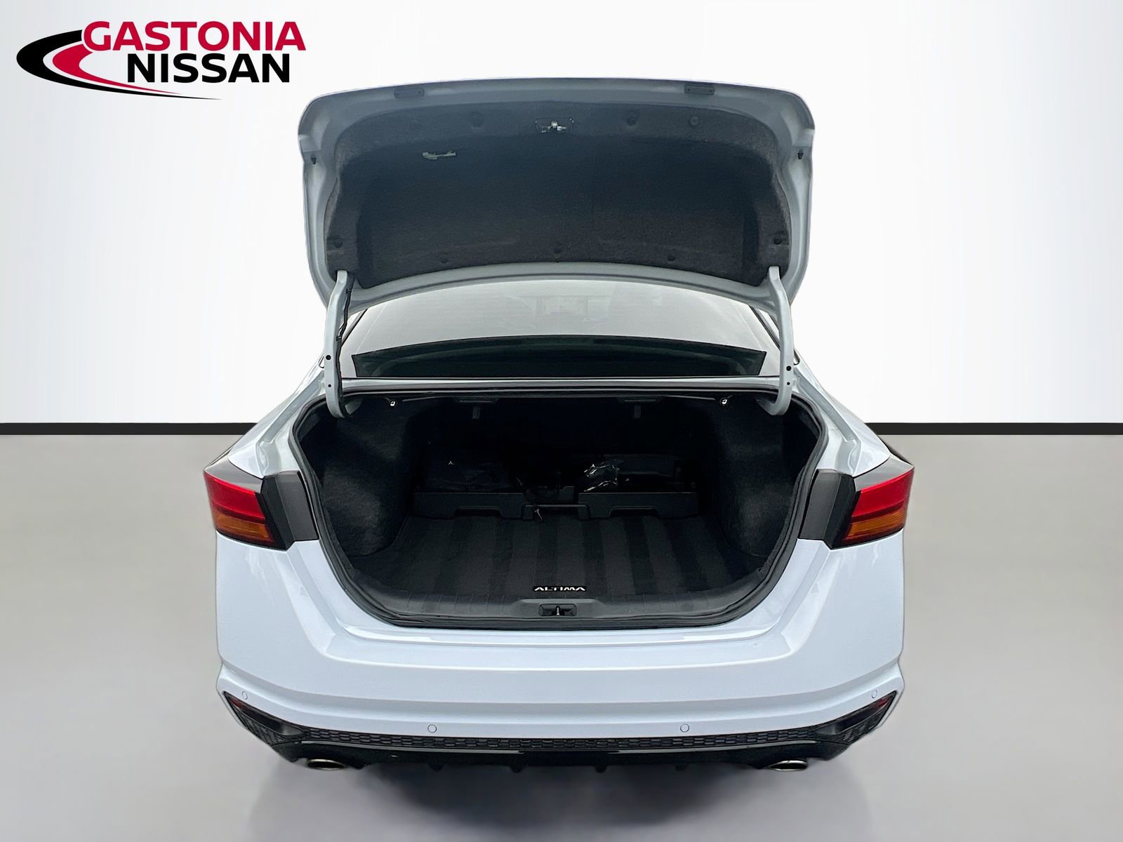 Used 2024 Nissan Altima 2.5 SR w/ SR Premium Package image 35