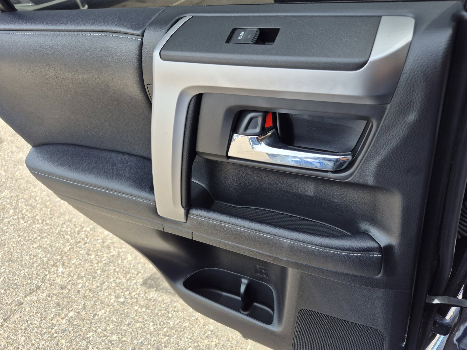 Used 2023 Toyota 4Runner Limited AWD/4WD image 19