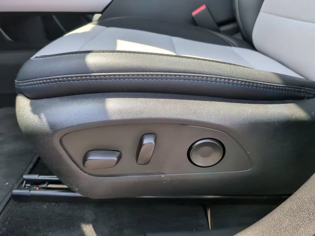 Certified 2025 Chevrolet Equinox EV LT w/ Convenience Package FWD image 15