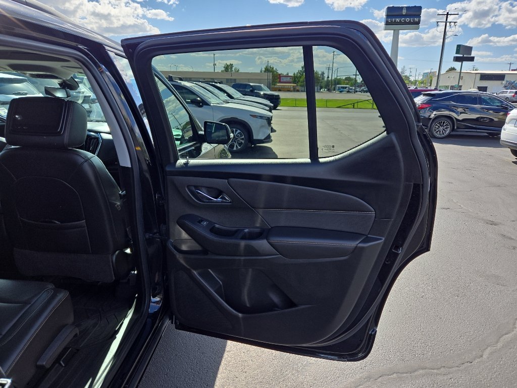 Used 2020 Chevrolet Traverse Premier w/ Redline Edition AWD/4WD image 16