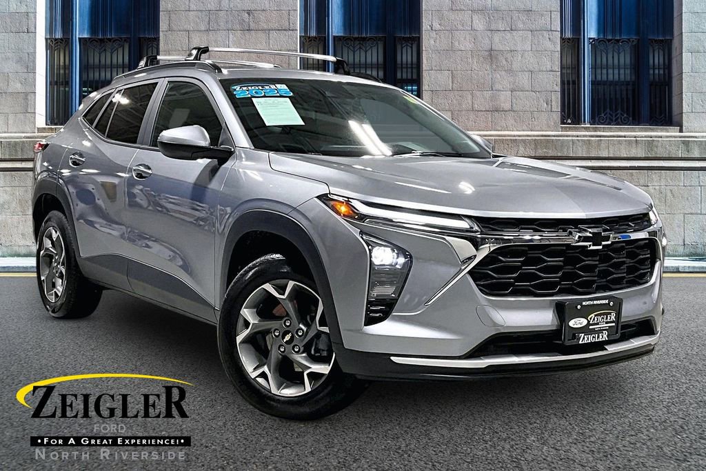 Used 2025 Chevrolet Trax LT w/ Driver Confidence Package