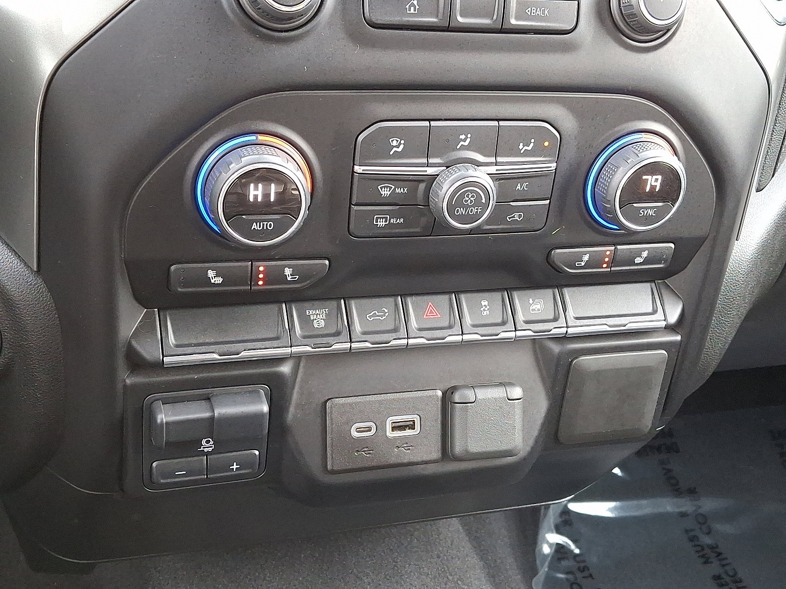 Used 2021 Chevrolet Silverado 2500 LT w/ Convenience Package image 13