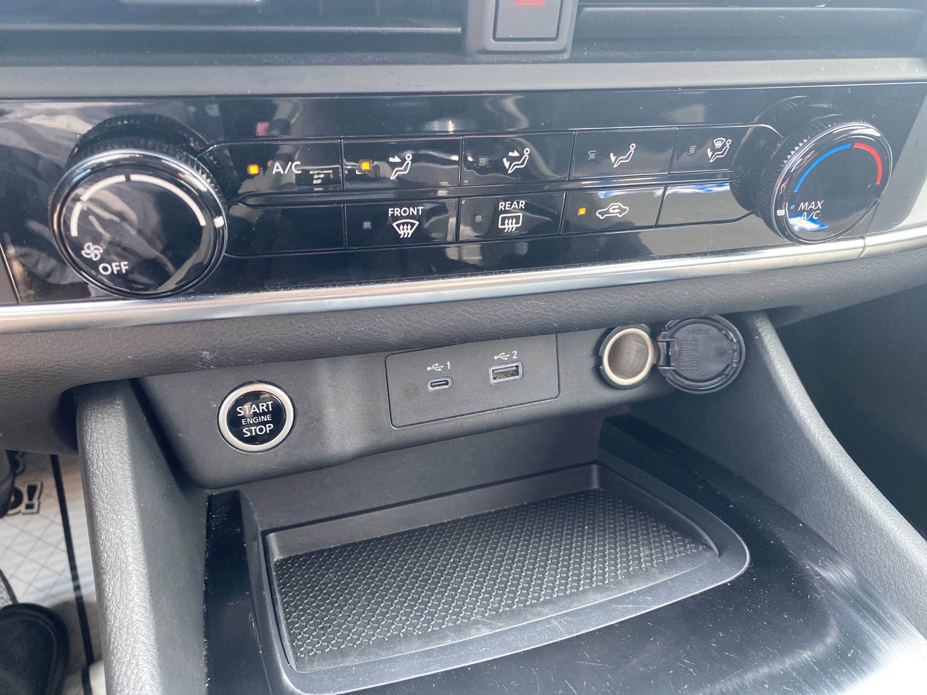 Used 2023 Nissan Rogue S image 25