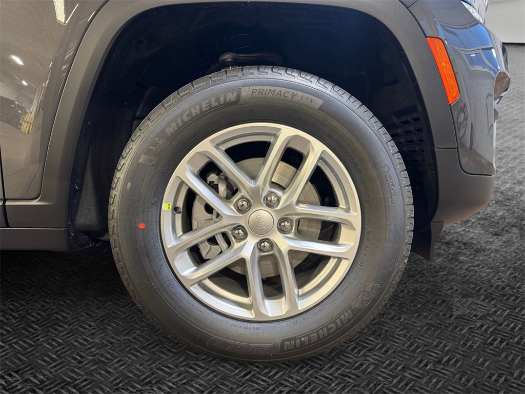 New 2025 Jeep Grand Cherokee Laredo X image 11