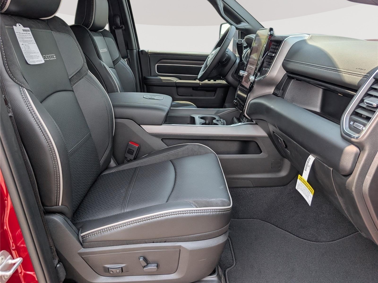 New 2026 RAM 2500 Laramie AWD/4WD image 7