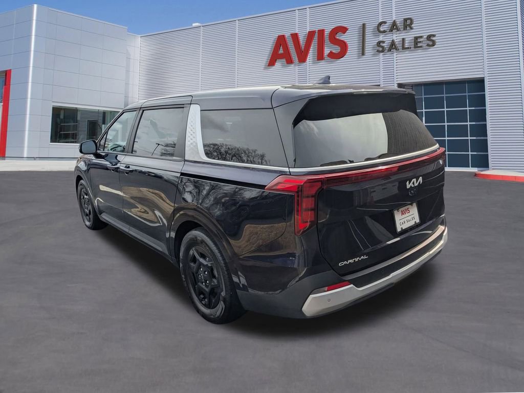 Used 2025 Kia Carnival image 9