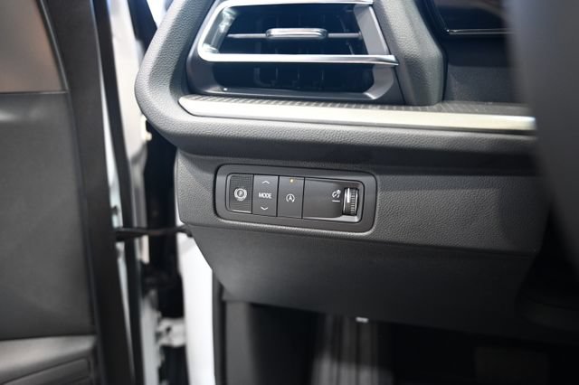 New 2027 Chevrolet Traverse LT w/ Sun and Wheel Package FWD image 26
