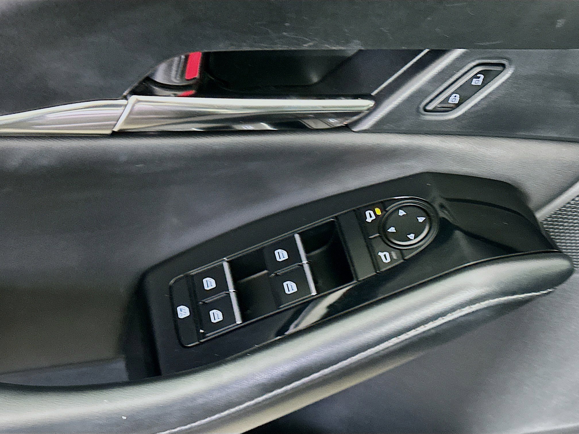 Used 2025 MAZDA CX-30 AWD 2.5 S w/ Preferred Package image 15