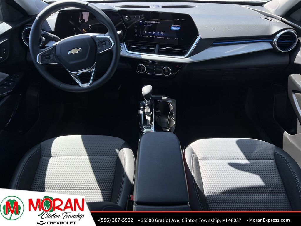 Used 2025 Chevrolet Trax LT w/ Driver Confidence Package FWD image 14