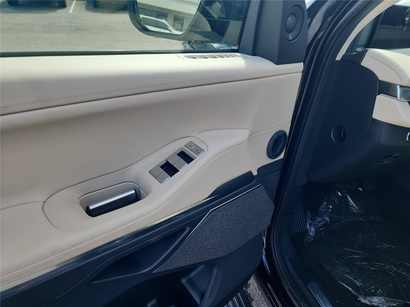 New 2027 Lincoln Navigator Reserve w/ Jet Appearance Package AWD/4WD image 16