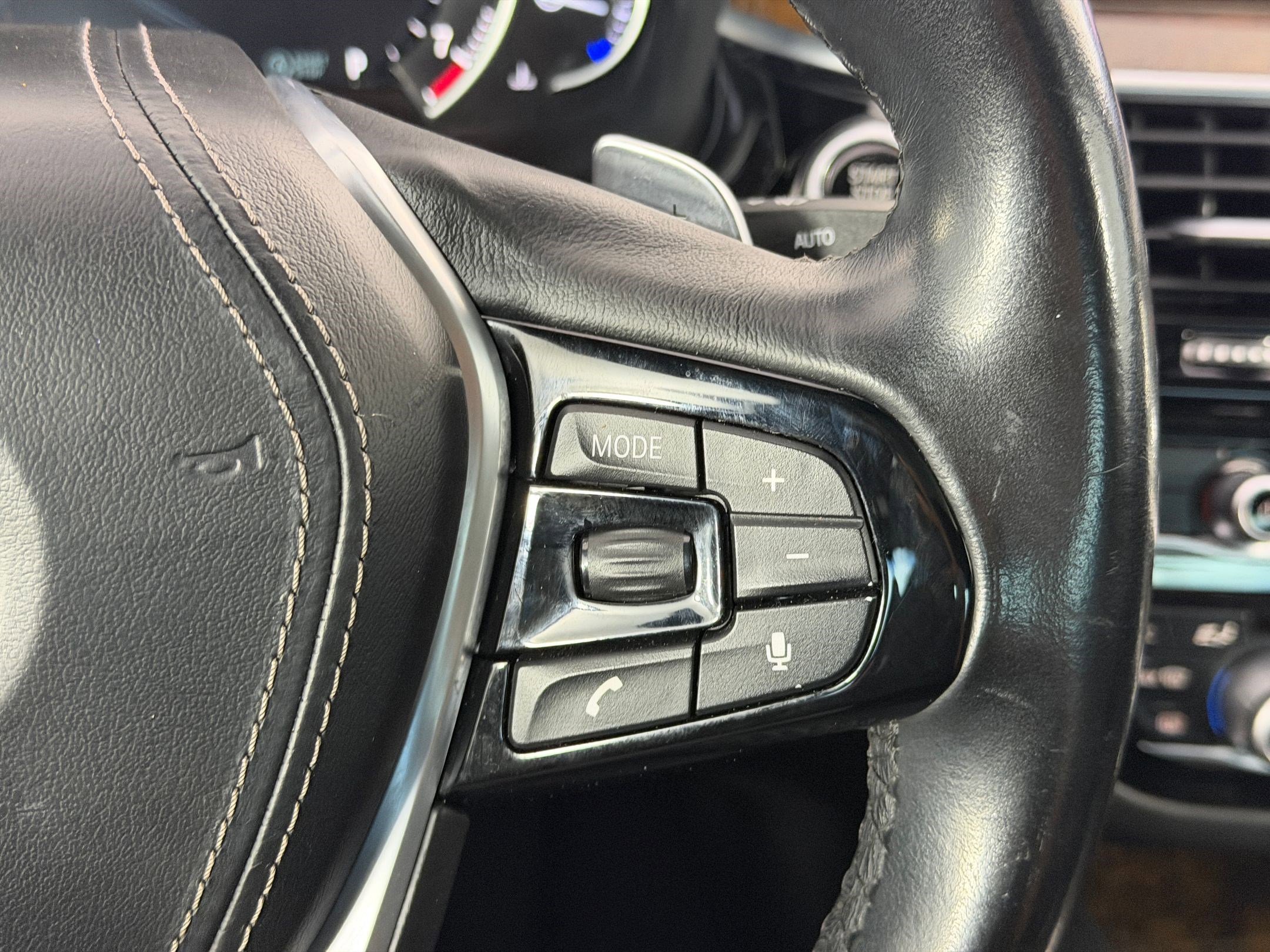 Used 2019 BMW 530i w/ Convenience Package image 27