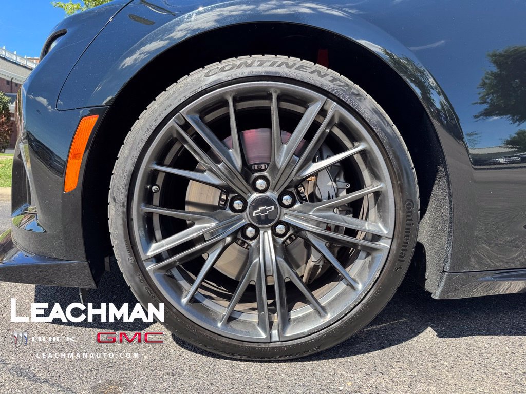 Used 2021 Chevrolet Camaro ZL1 RWD image 8