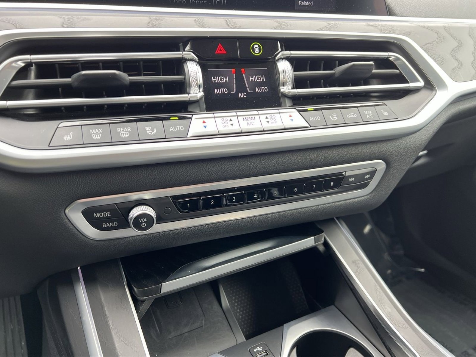 Used 2022 BMW X7 xDrive40i w/ Premium Package image 15