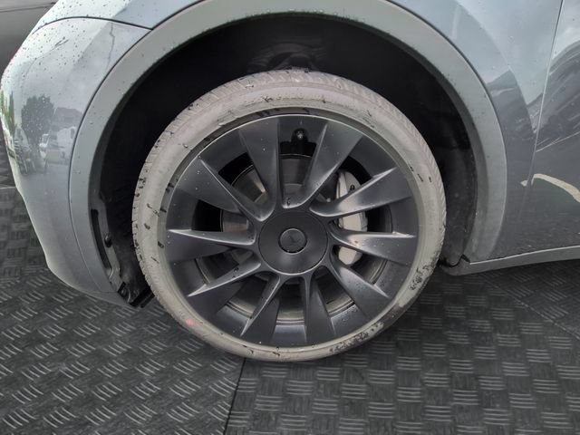 Used 2023 Tesla Model Y Long Range AWD/4WD image 13