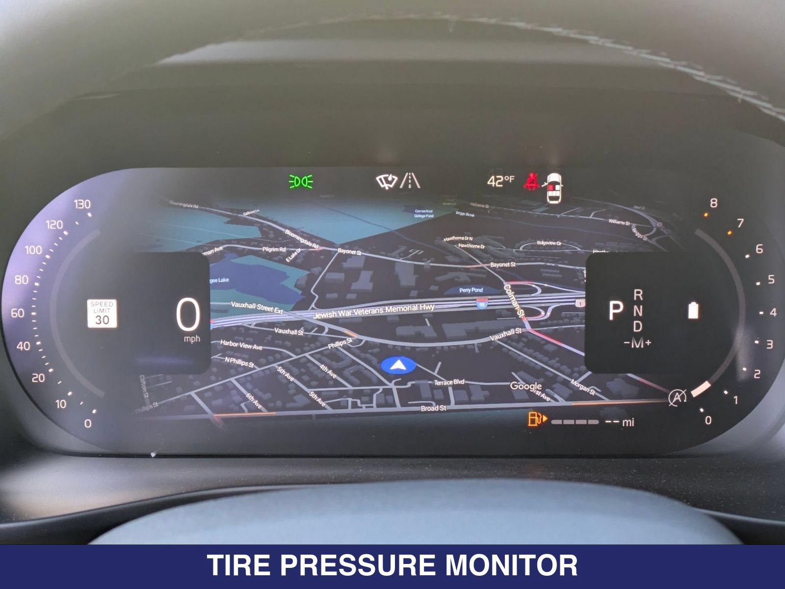 New 2026 Volvo XC40 B5 Plus w/ Protection Package Premier AWD/4WD image 19