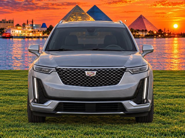 Used 2025 Cadillac XT6 Premium Luxury w/ Technology Package FWD image 2