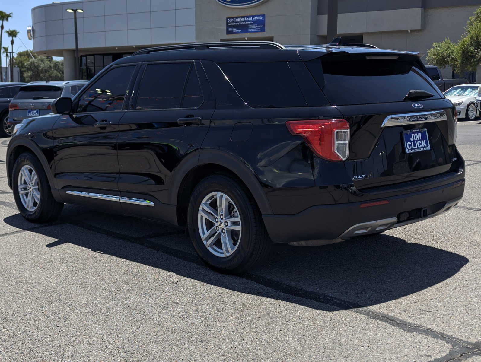 Certified 2020 Ford Explorer XLT w/ Equipment Group 202A RWD image 4