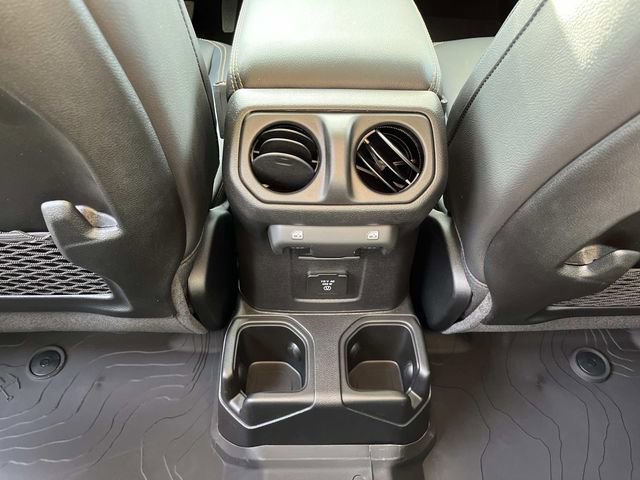 New 2025 Jeep Gladiator High Tide image 16