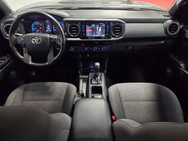 Used 2016 Toyota Tacoma TRD Sport image 7