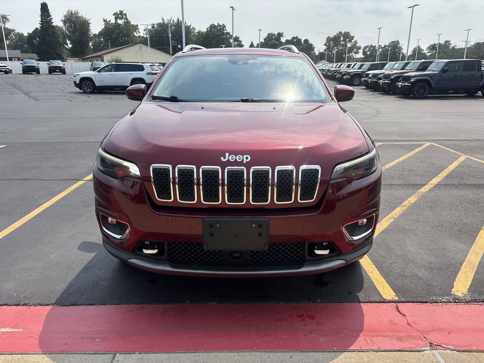 Used 2021 Jeep Cherokee Limited w/ Elite Package AWD/4WD image 2