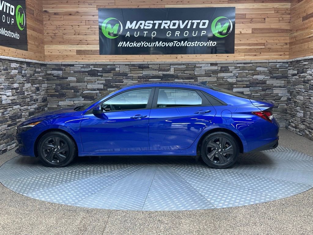 Used 2023 Hyundai Elantra SEL w/ Cargo Package image 6