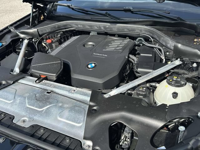 Certified 2025 BMW X4 xDrive30i w/ Premium Package AWD/4WD image 17