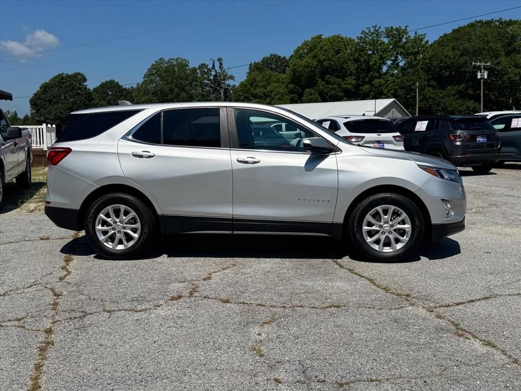 Used 2021 Chevrolet Equinox LT FWD image 2