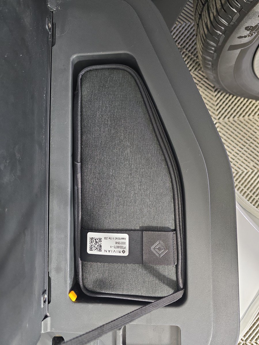 Used 2022 Rivian R1T Launch Edition AWD/4WD image 32