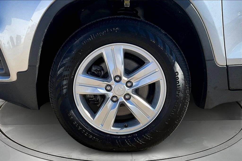 Used 2018 Chevrolet Trax LT w/ LT Convenience Package image 29