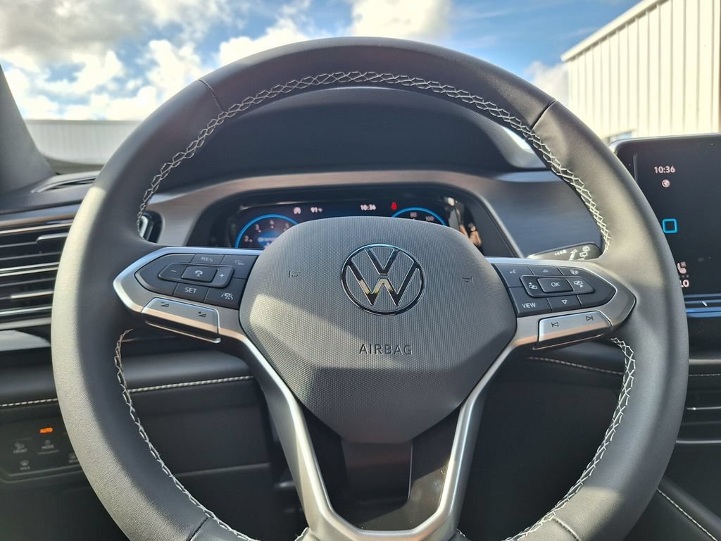 New 2026 Volkswagen Atlas Cross Sport SE FWD image 19