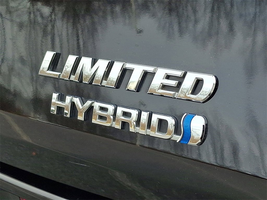 Certified 2024 Toyota Sienna Limited image 32