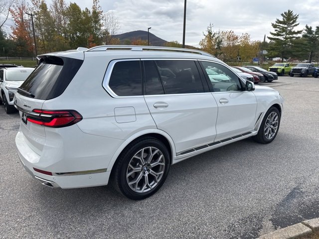 Used 2024 BMW X7 xDrive40i image 28