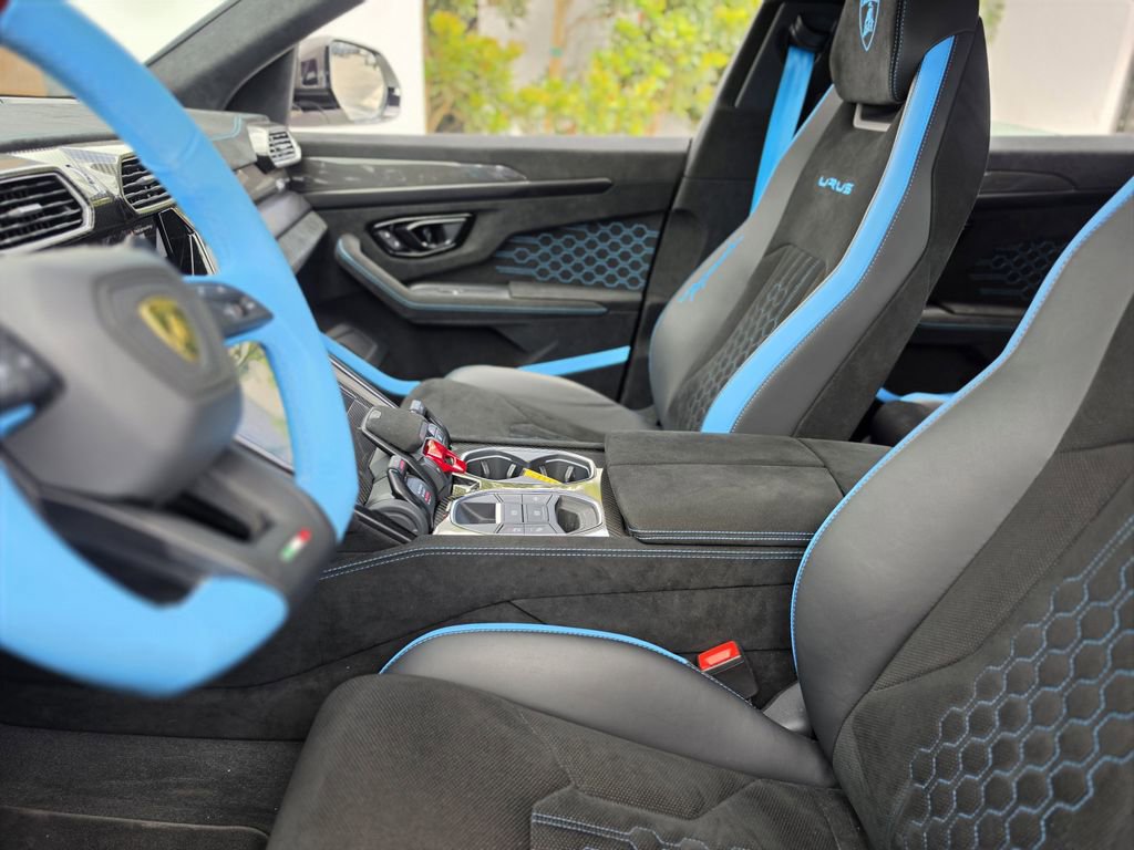 Used 2024 Lamborghini Urus Performante AWD/4WD image 18