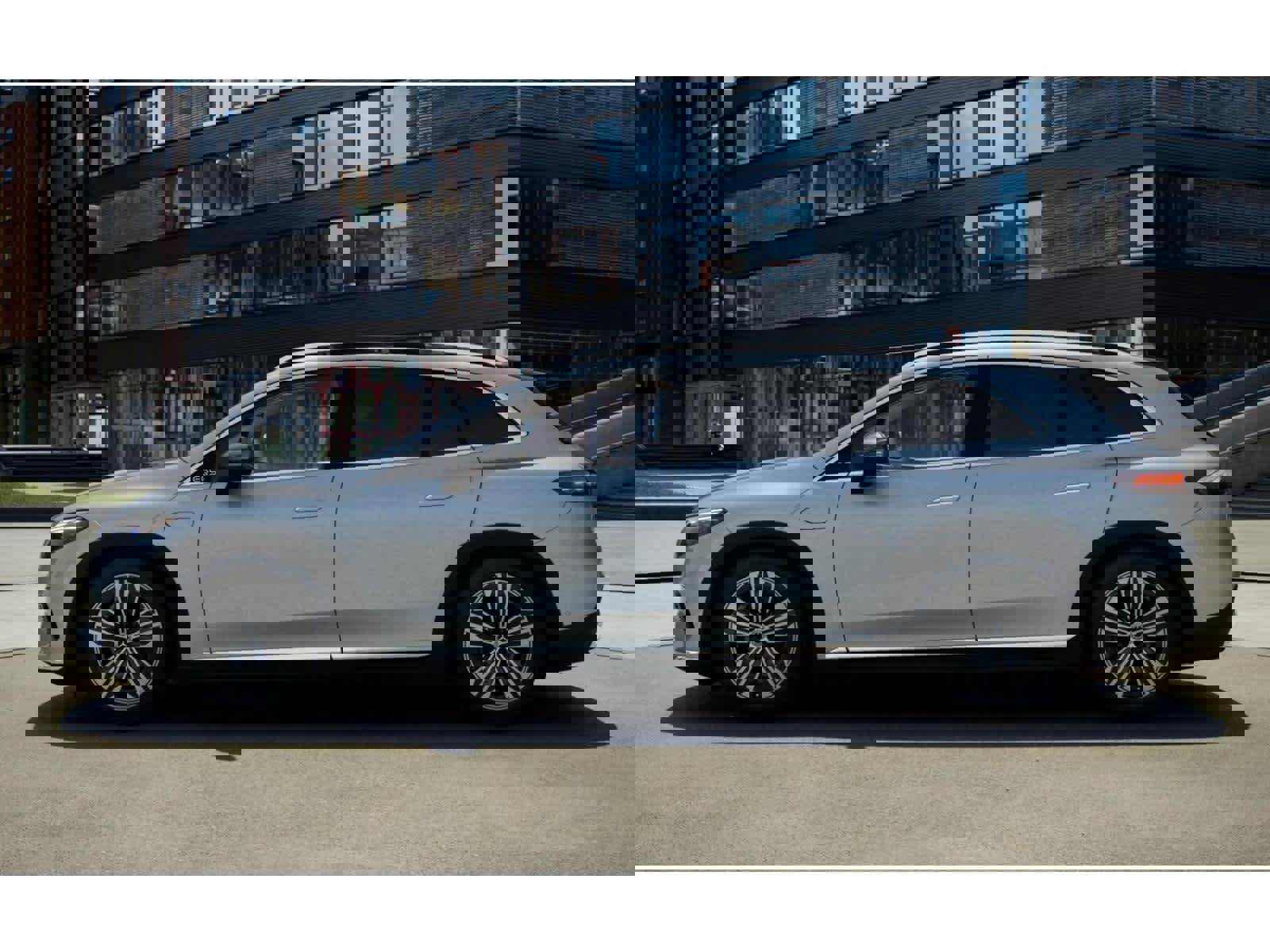 New 2026 Mercedes-Benz EQS 400 4MATIC SUV image 32