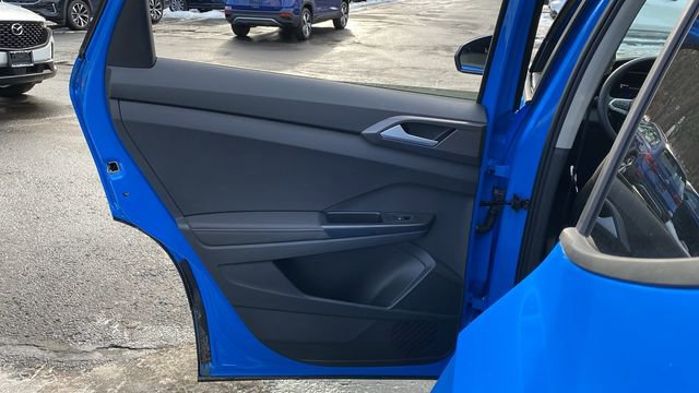 New 2026 Volkswagen Taos SE image 26