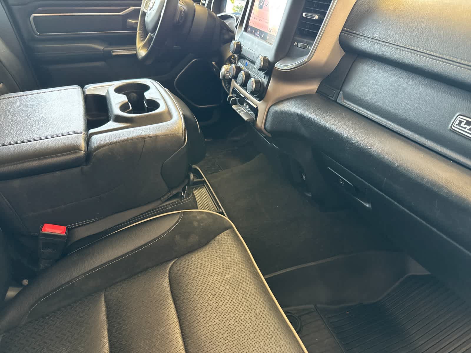 Used 2022 RAM 1500 Laramie w/ Off Road Group AWD/4WD image 16