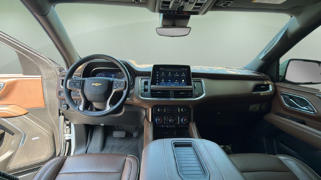 Used 2024 Chevrolet Suburban High Country AWD/4WD image 16
